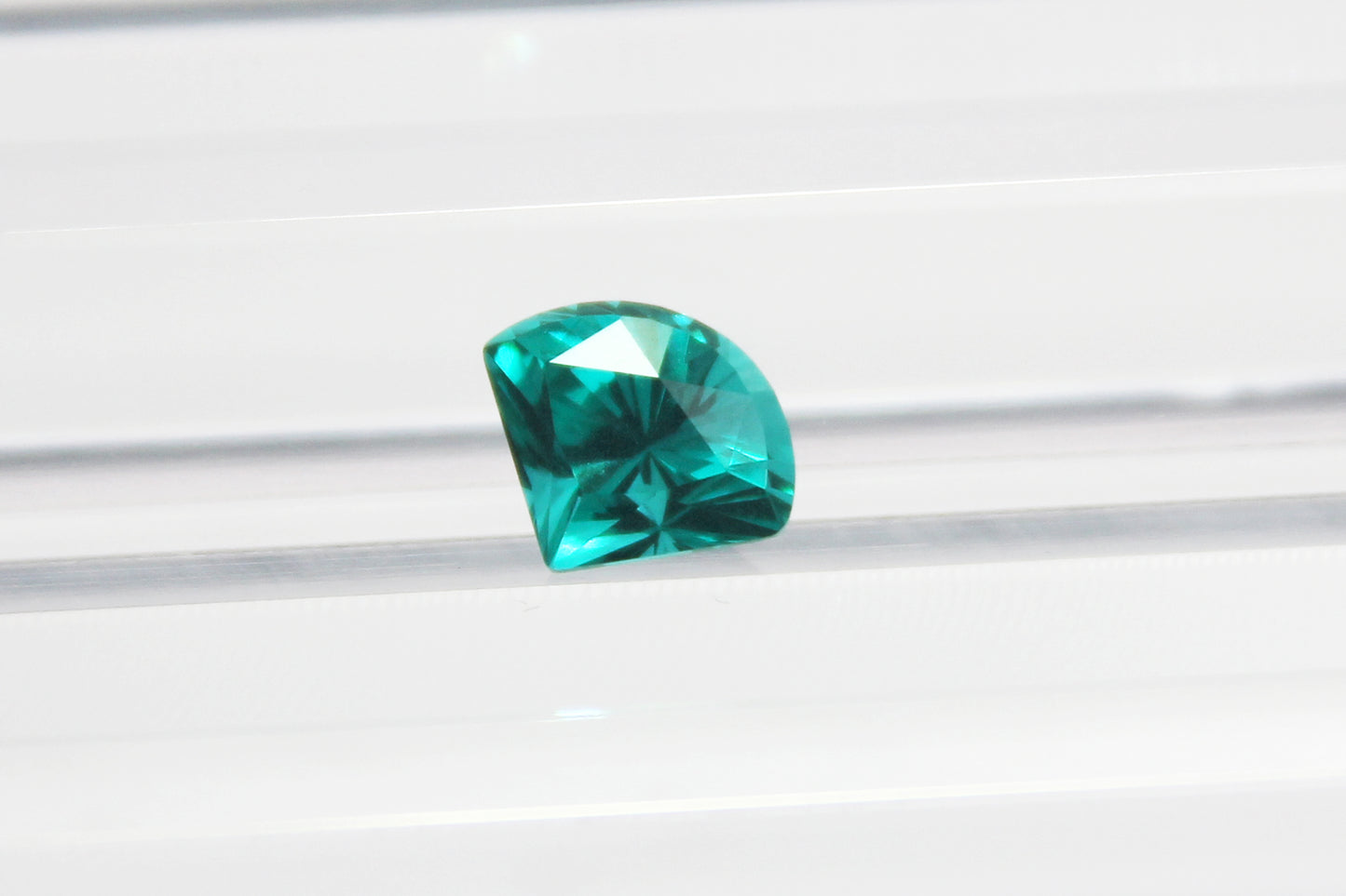 Fan-cut Paraiba-color Lab-grown Garnet
